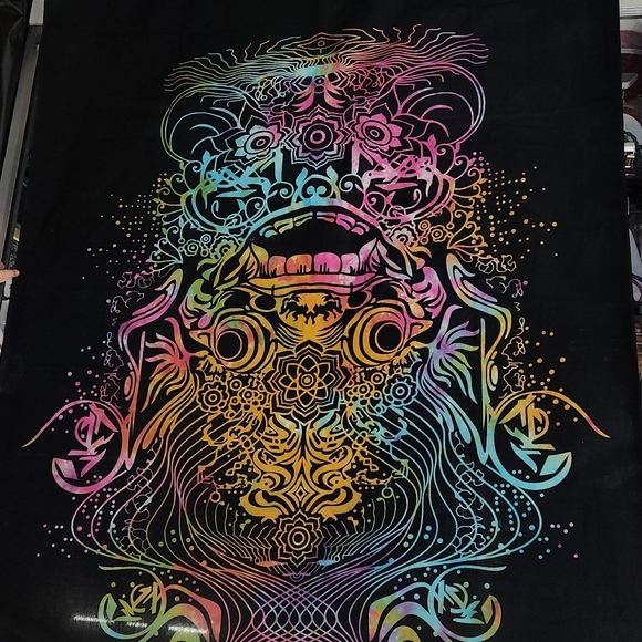 Large Tapestry - Picture 3 of 3